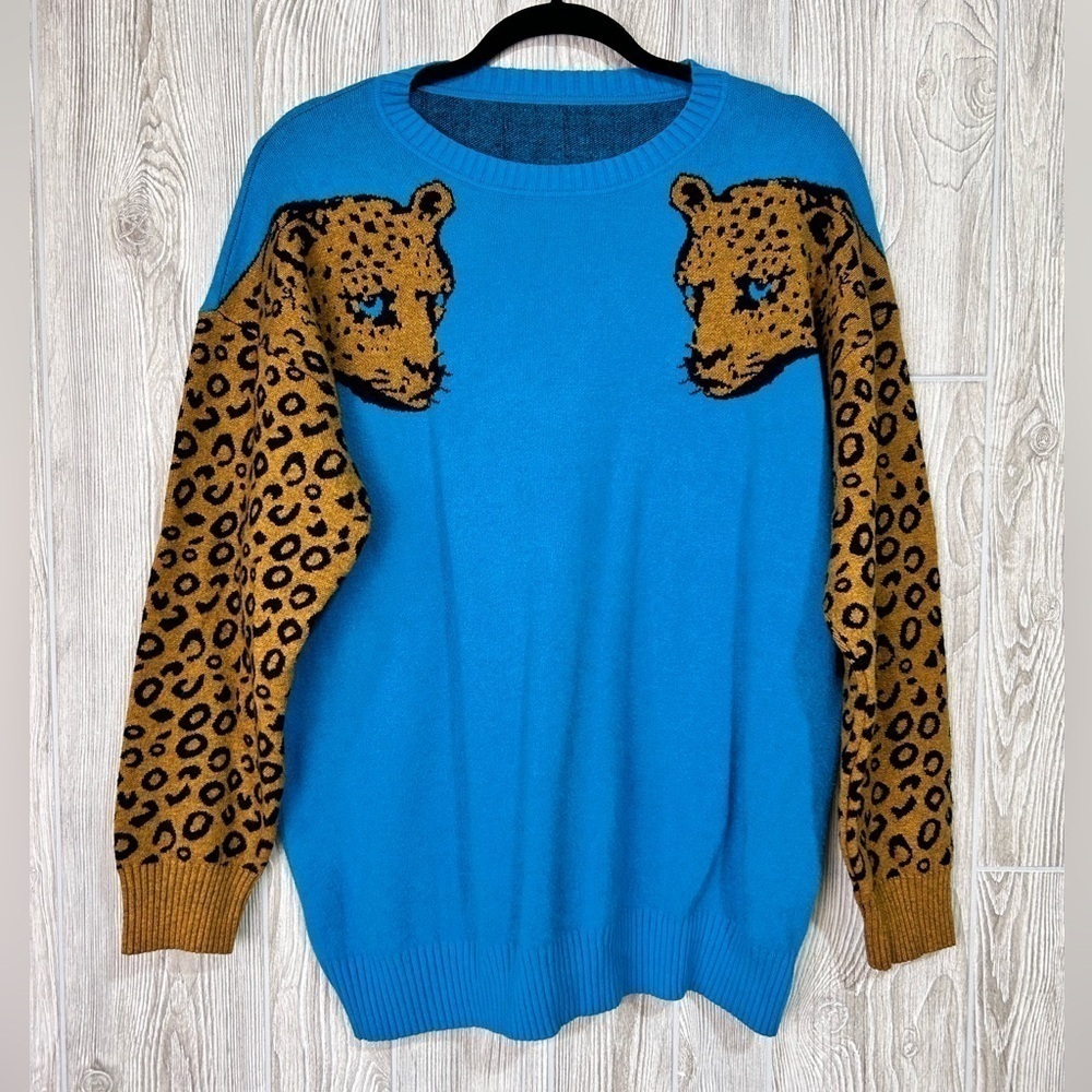 Blue Leopard Long Sleeve Crew Neck Knit Sweater Sweater Size Large